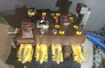 Rozdzielacz Caterpillar 231LC 