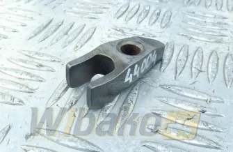 Uchwyt wtryskiwacza Deutz TCD3.6 L4 04130374