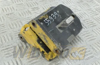 Wspornik alternatora do silnika Caterpillar 3054 3828D016