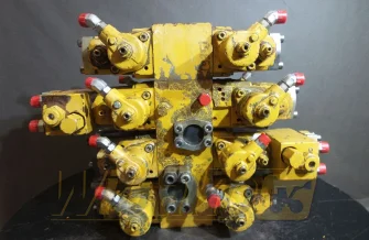 Rozdzielacz Caterpillar 212 M/9