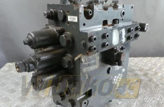 Rozdzielacz Komatsu 7234313102